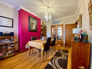 Dining Room- click for photo gallery